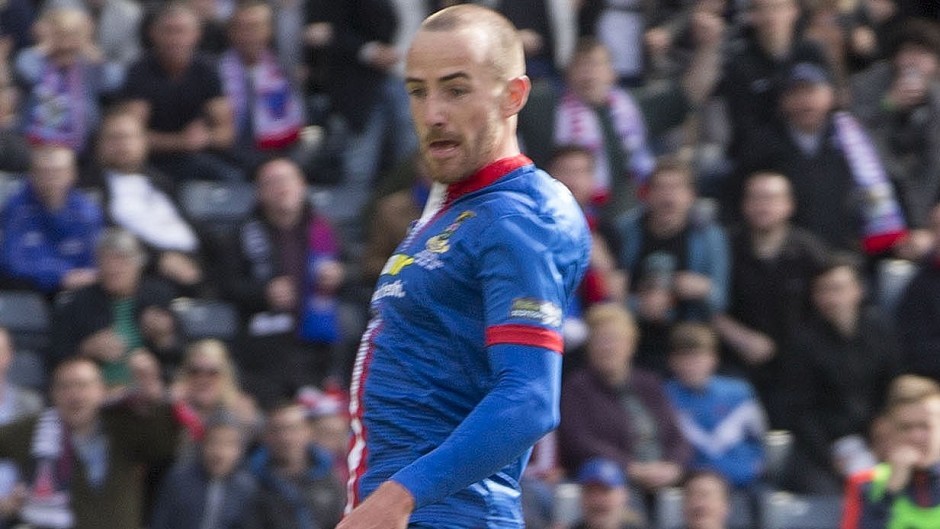 Former Inverness midfielder James Vincent has been told he can leave Dundee on loan.