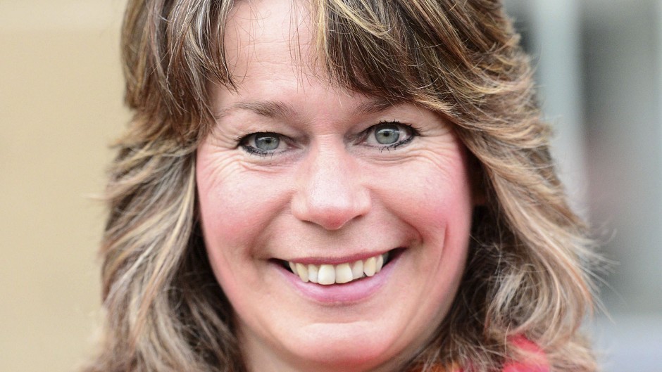 Michelle Thomson has stood down as SNP business spokeswoman