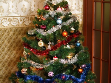 A decorated Christmas tree
