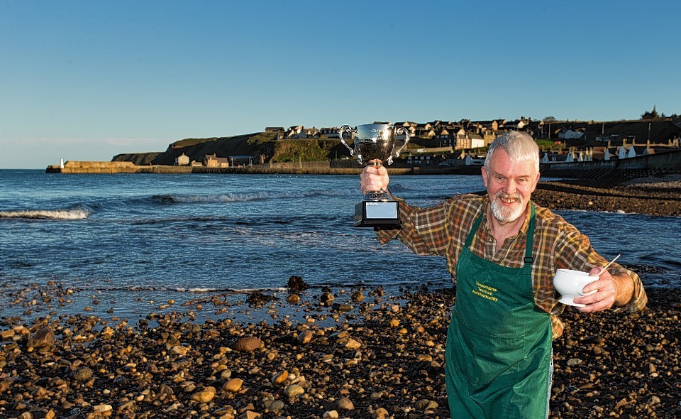 Defending traditional champion Neal Roberston at the Cullen Bay beach