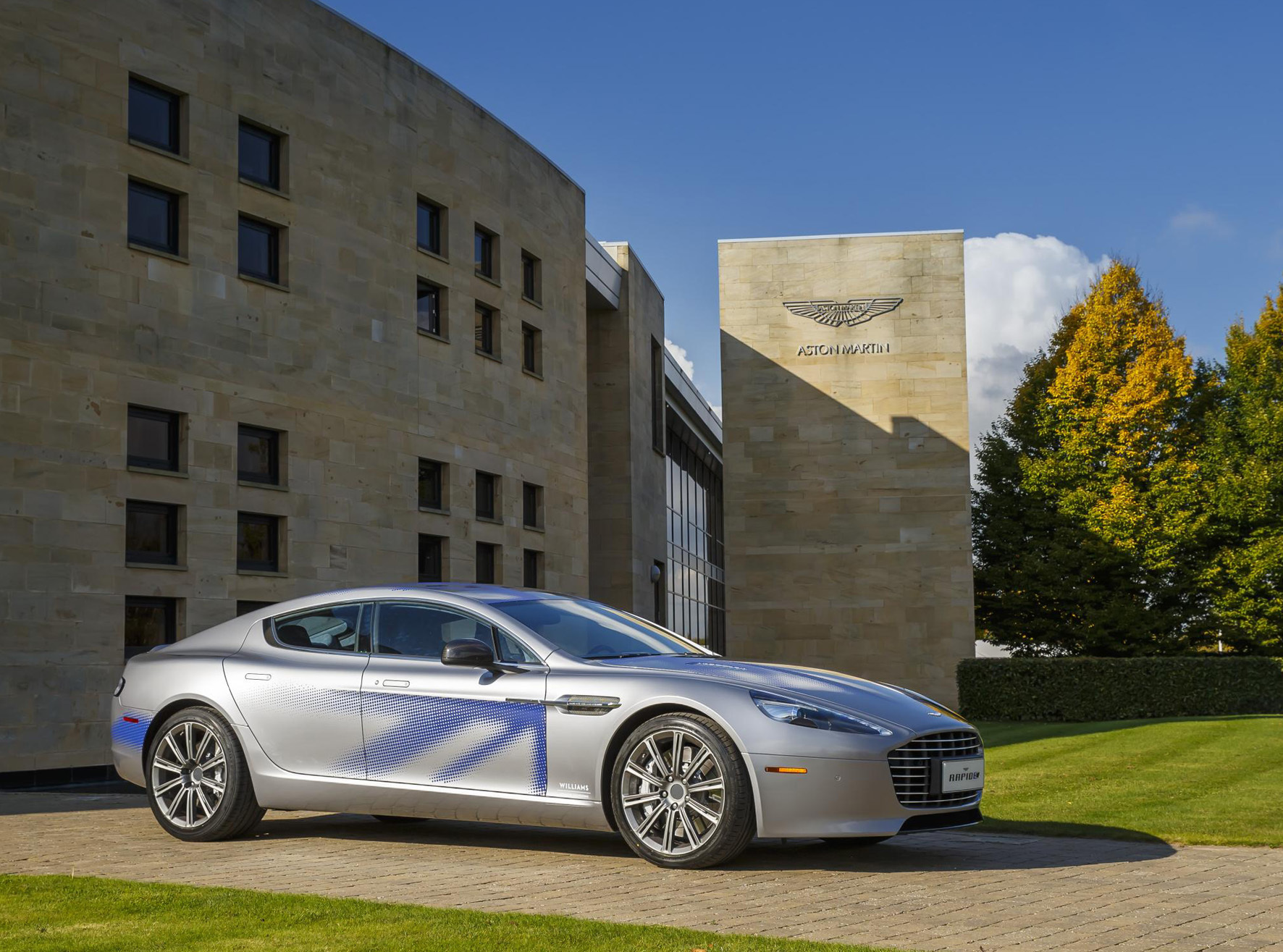 2015 Aston Martin RapidE concept