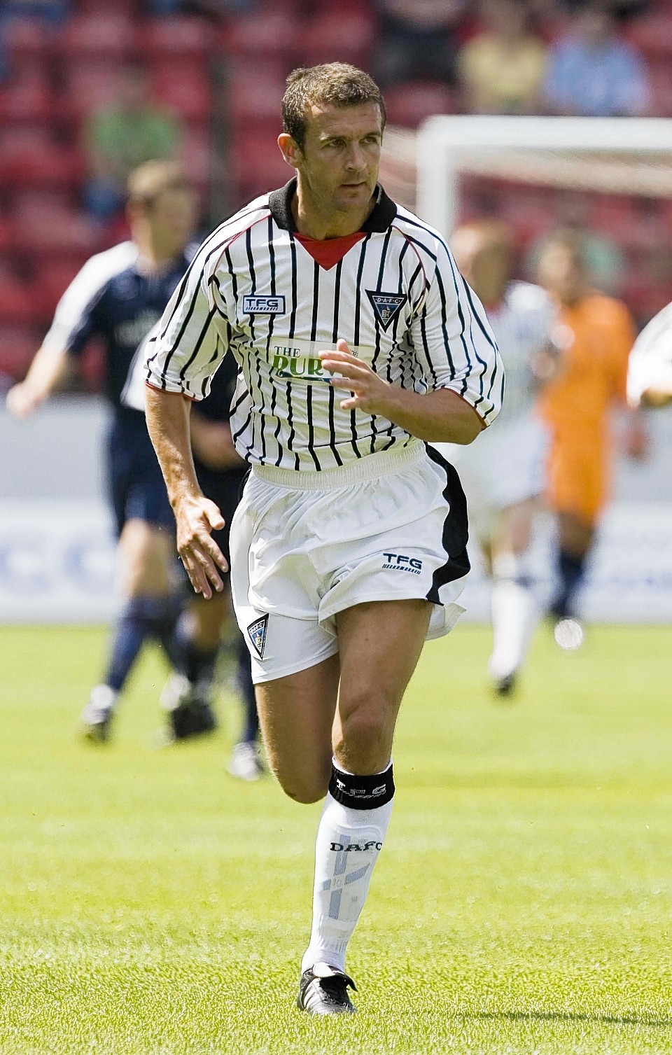 Jim Mcintyre playing for Dunfermline 