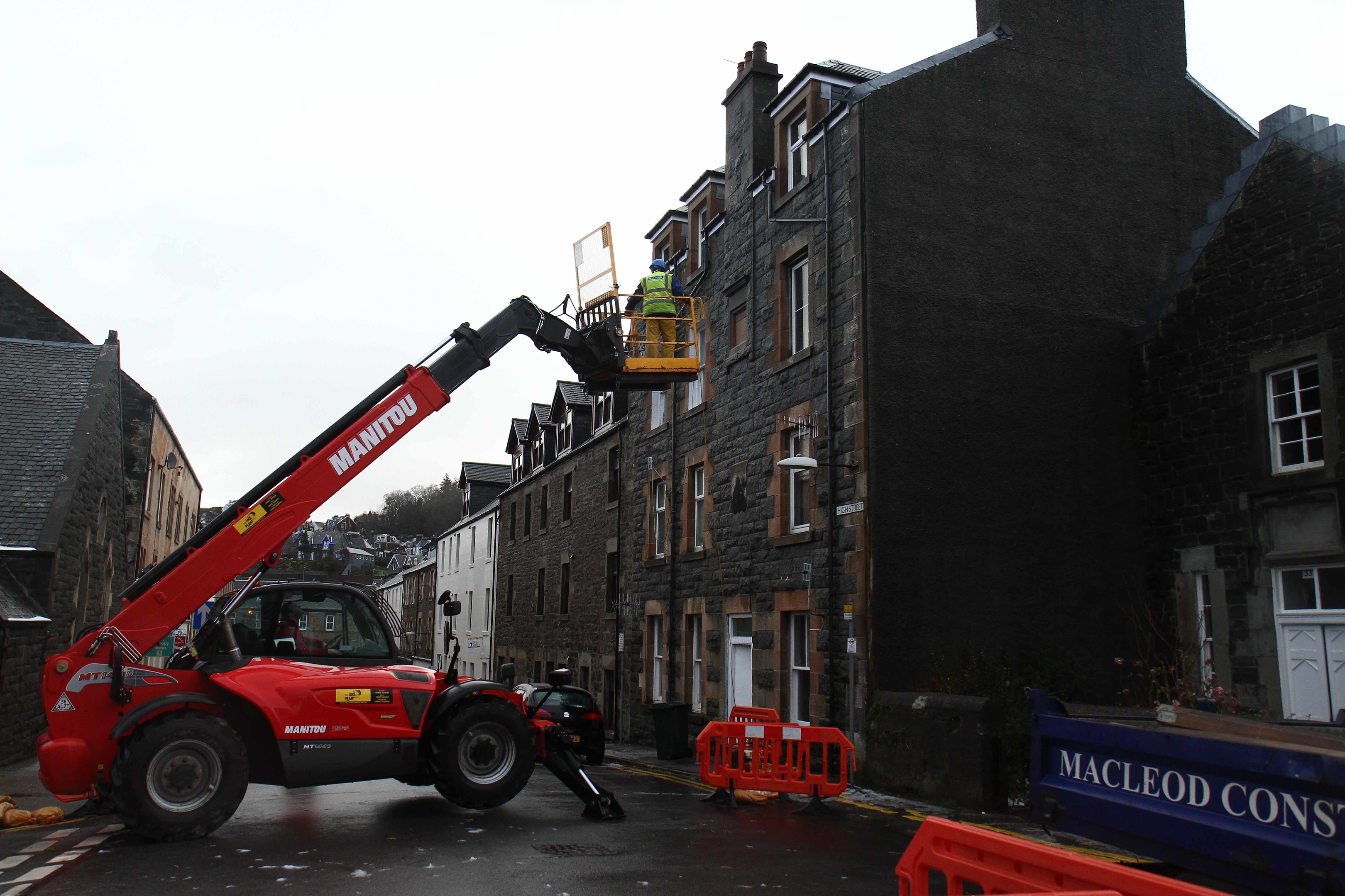 High Street in Oban has been closed off for pedestrian safety. Picture by Kevin Mcglynn