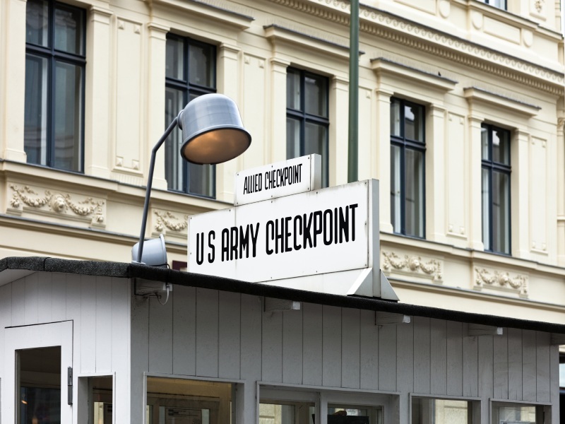 SB- Berlin Checkpoint Charlie