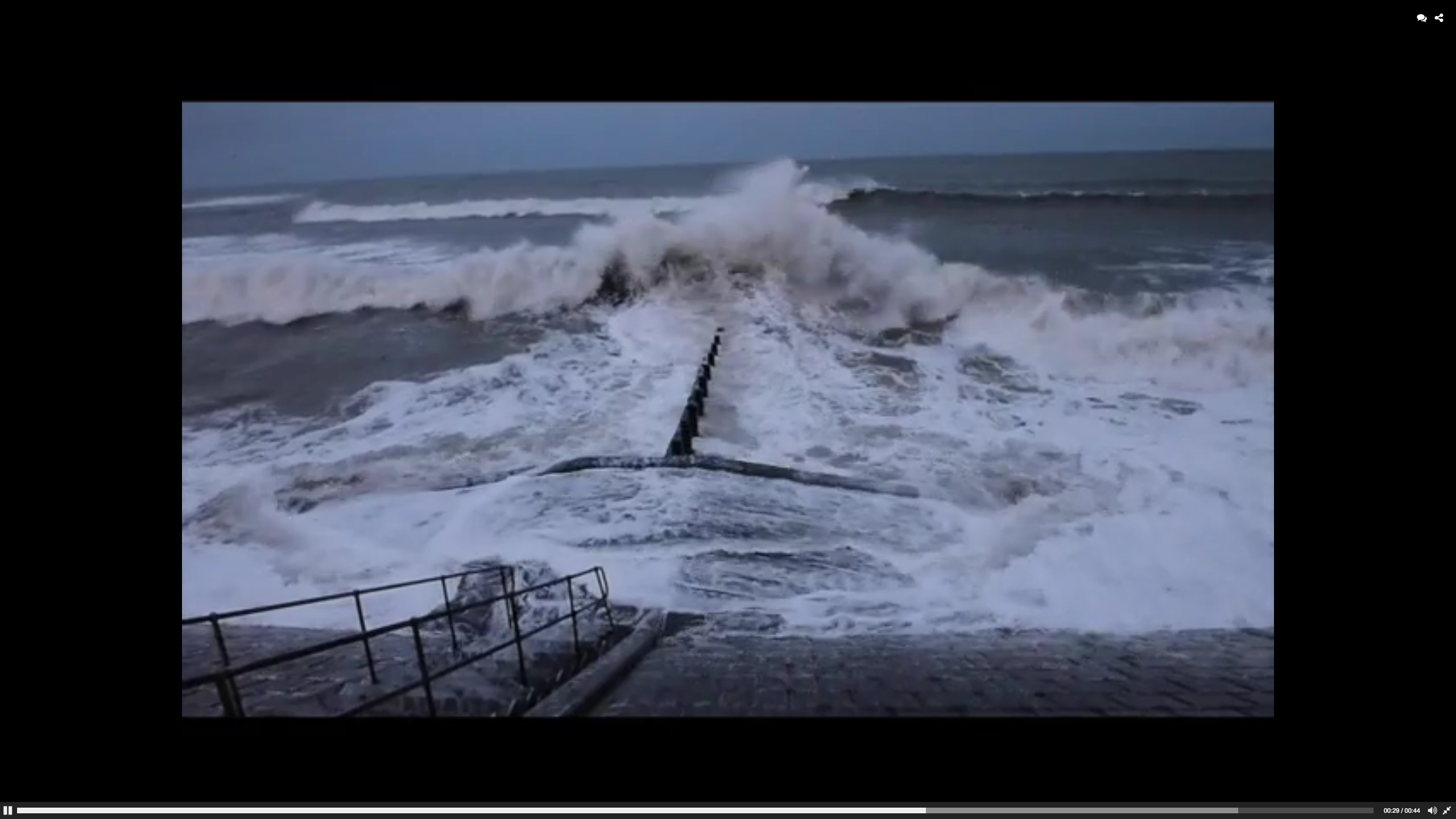Big waves at Aberdeen beach