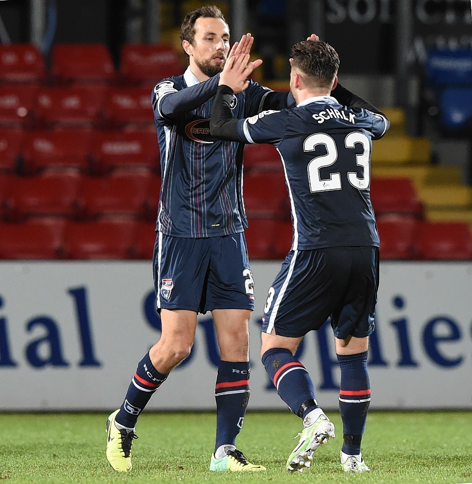 De Vita celebrates his winning goal with Alex Schalk