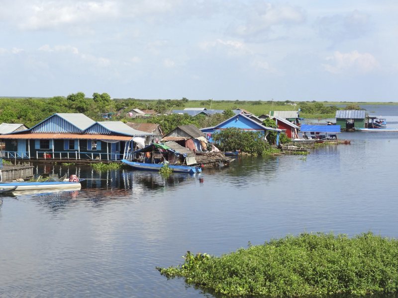 A village on the banks of Tonle Sap