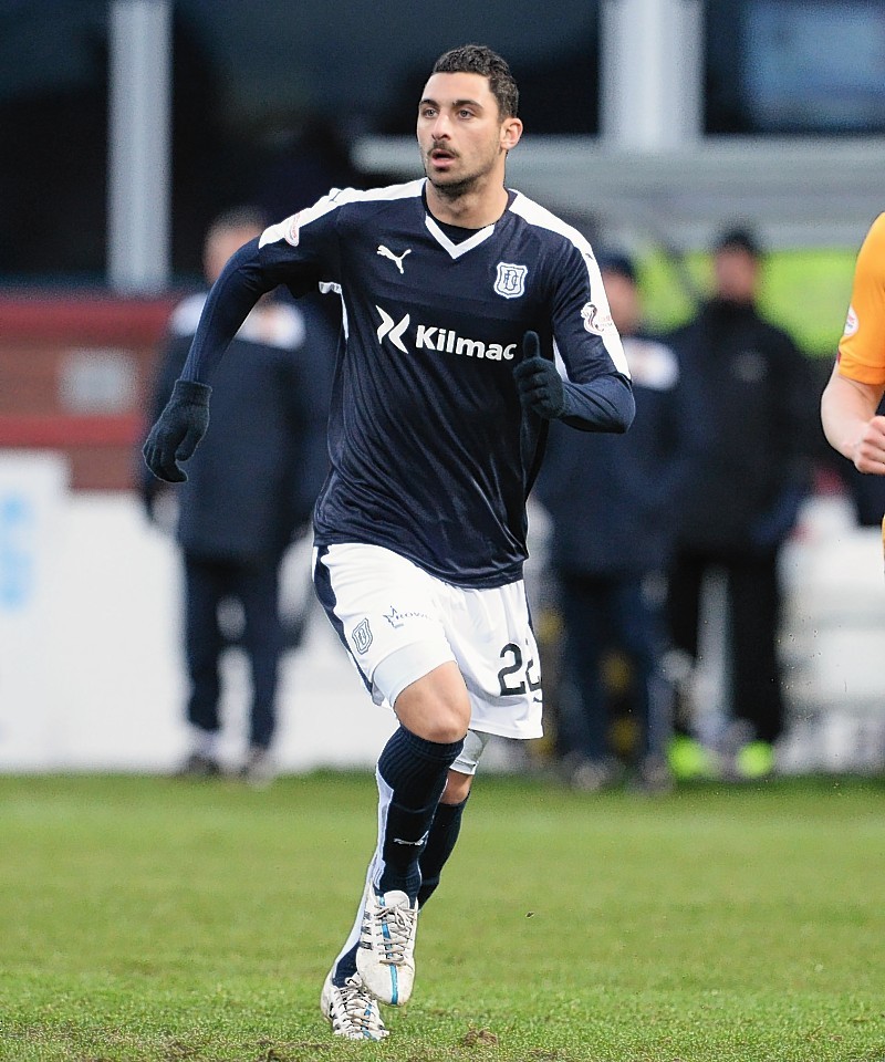 Arturo makes his Dundee debut 