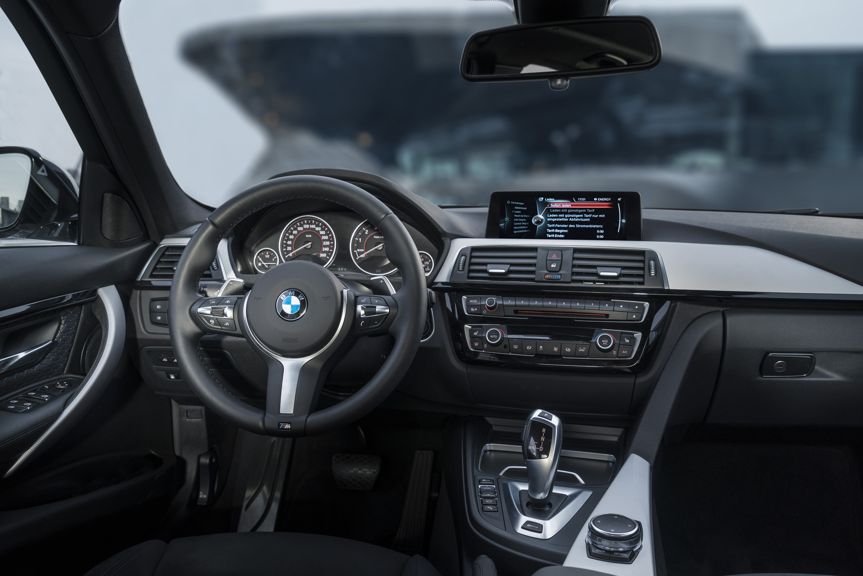 The interior of the BMW 330e is one of the few disappointments. At well over £30,000, the basic SE trim feels a bit underwhelming. A diesel in SE costs almost £10,000 less.