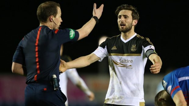 Aberdeen's Graeme Shinnie, right, in the 2015/16 away top. Image: SNS.