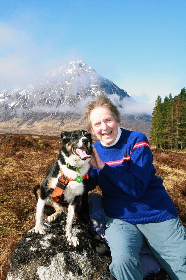 Dr Catherine MacLeod with SARDA dog Nell