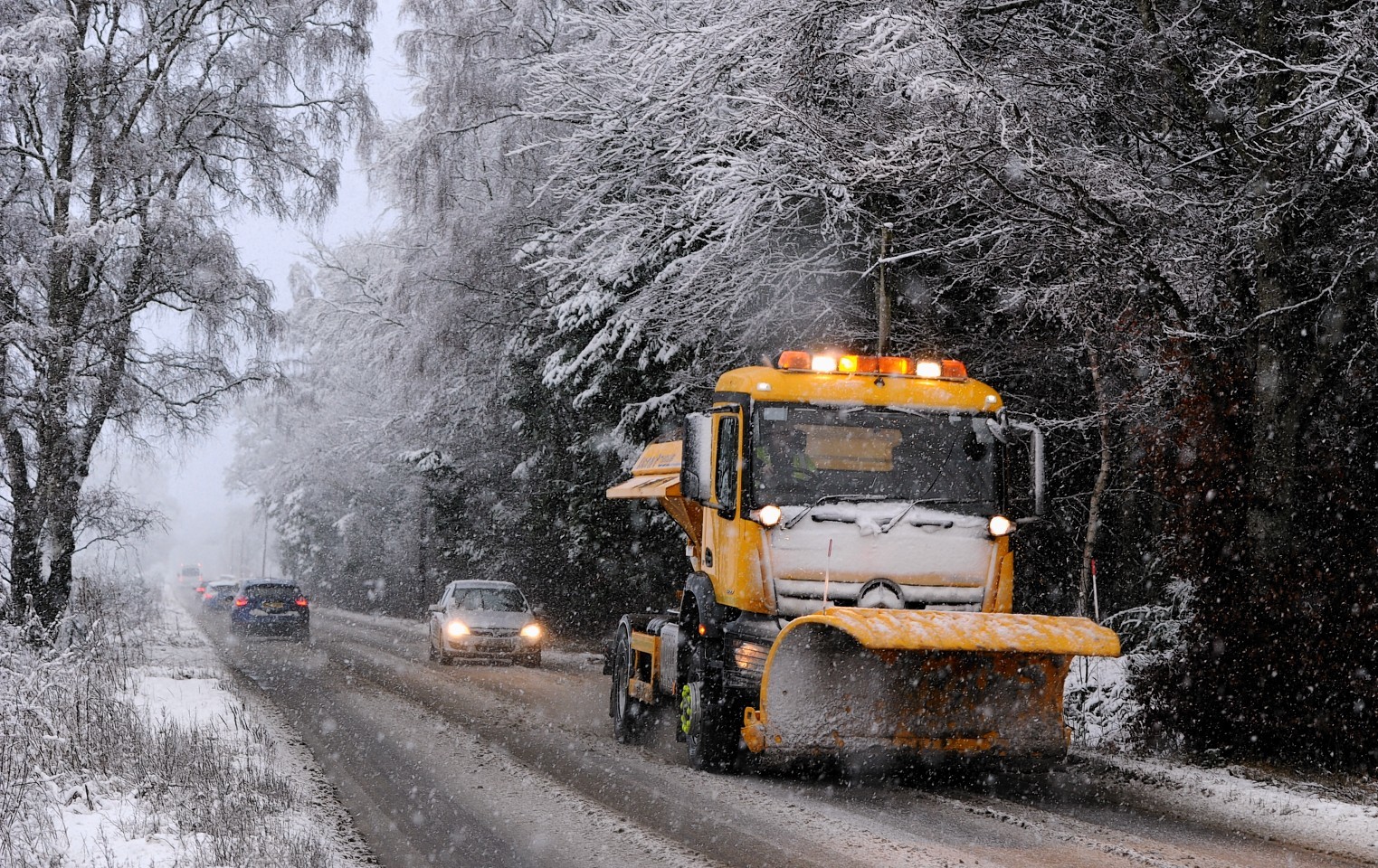 Gritter drivers are to be offered free flu vaccinations.