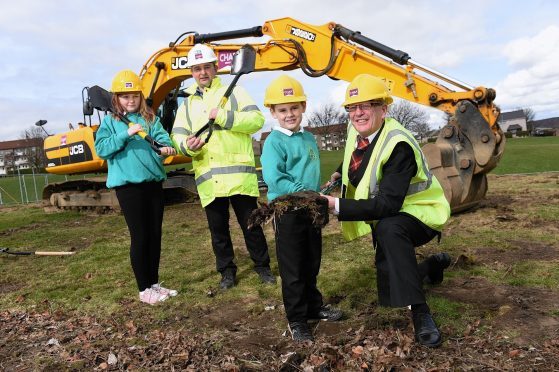 Work officially starting on £2.66million Lord Provost Henry E Rae Community Centre complete refurbishment 

Picture by KENNY ELRICK     28/03/2016