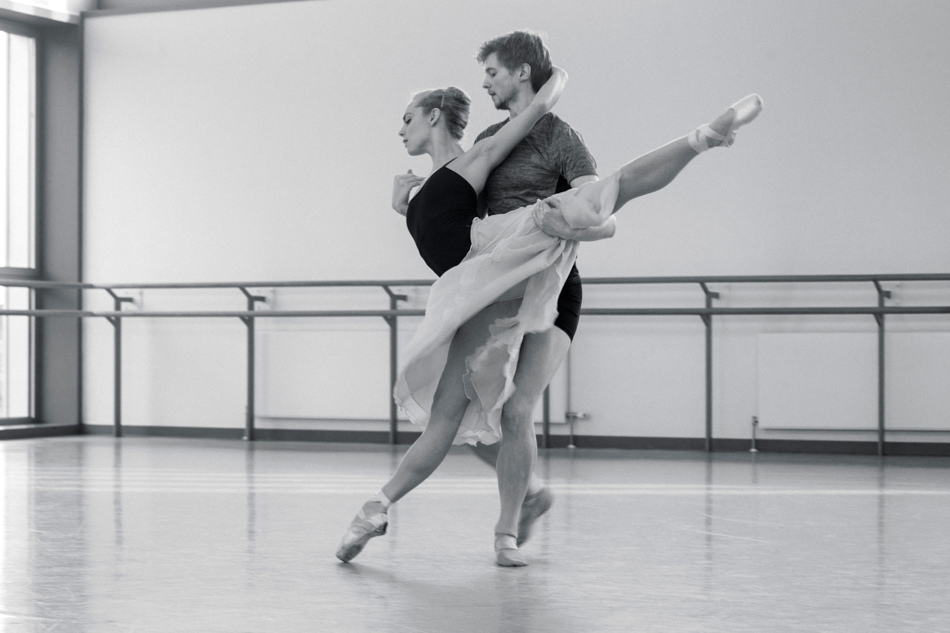 _MG_6195 – Bethany Kingsley-Garner and Andrew Peasgood in rehearsals for David Dawson’s Swan Lake. Photo by Christina Riley.