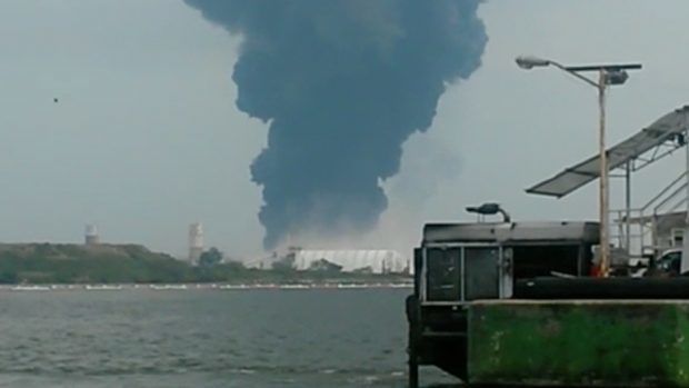 A large plume of smoke rises from Petroleos Mexicanos' petrochemical plant after an explosion in Coatzacoalcos (Inmel Enoc/AP)