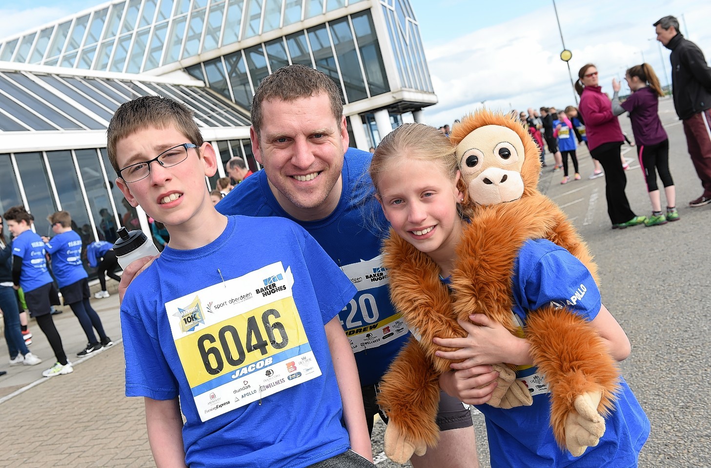 Andrew Broomfield with son Jacob and daughter Leia ahead of the race. Picture by Kevin Emslie