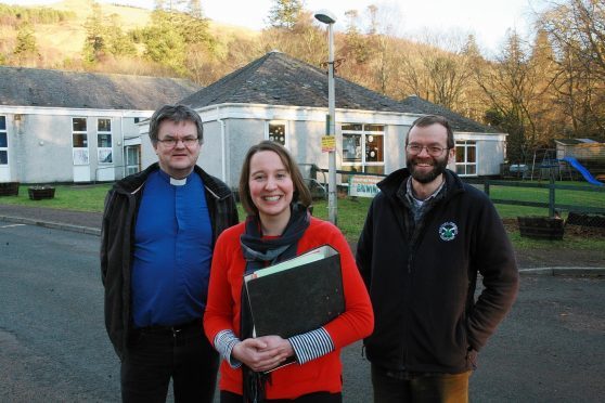 Strontian Community School Building Limited chairman the Rev Donald McCorkindale with head teacher Pamela Hill and SCSBL treasurer Jamie McIntyre at Strontian Primary School