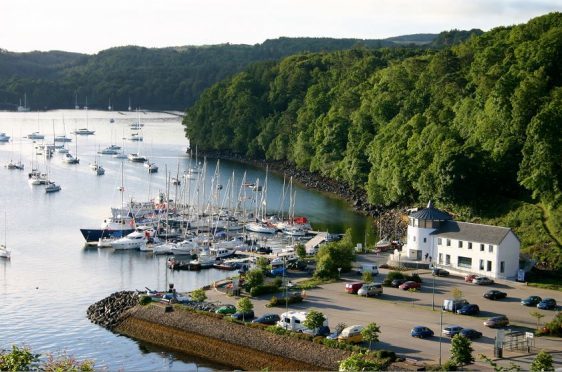 Tobermory Harbour