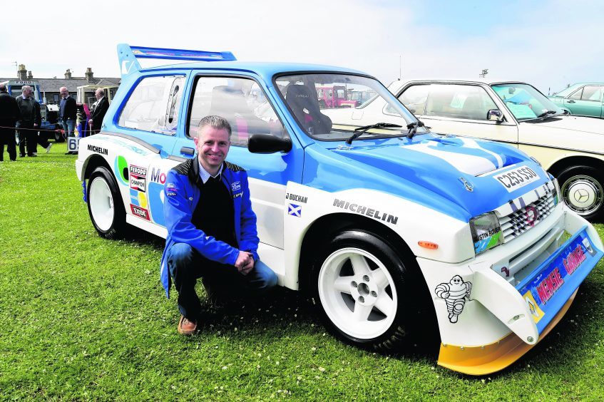 JOHN BUCHAN FROM MEMSIE WITH HIS REPLICA 1986 METRO 6RH WHICH HE JUST COMPLETED ON THE DAY OF THE SHOW