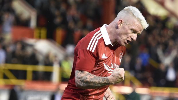 Jonny Hayes scores for Aberdeen