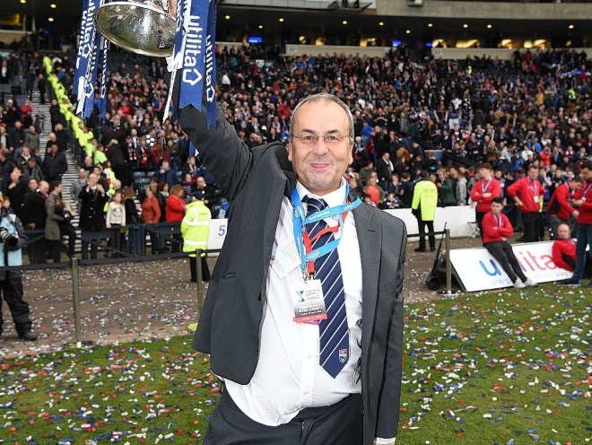 13/03/16 UTILITA ENERGY SCOTTISH LEAGUE CUP FINAL HIBERNIAN v ROSS COUNTY (1-2) HAMPDEN - GLASGOW Ross County chairman Roy MacGregor with the cup *** ROTA IMAGE - FREE FOR USE ***