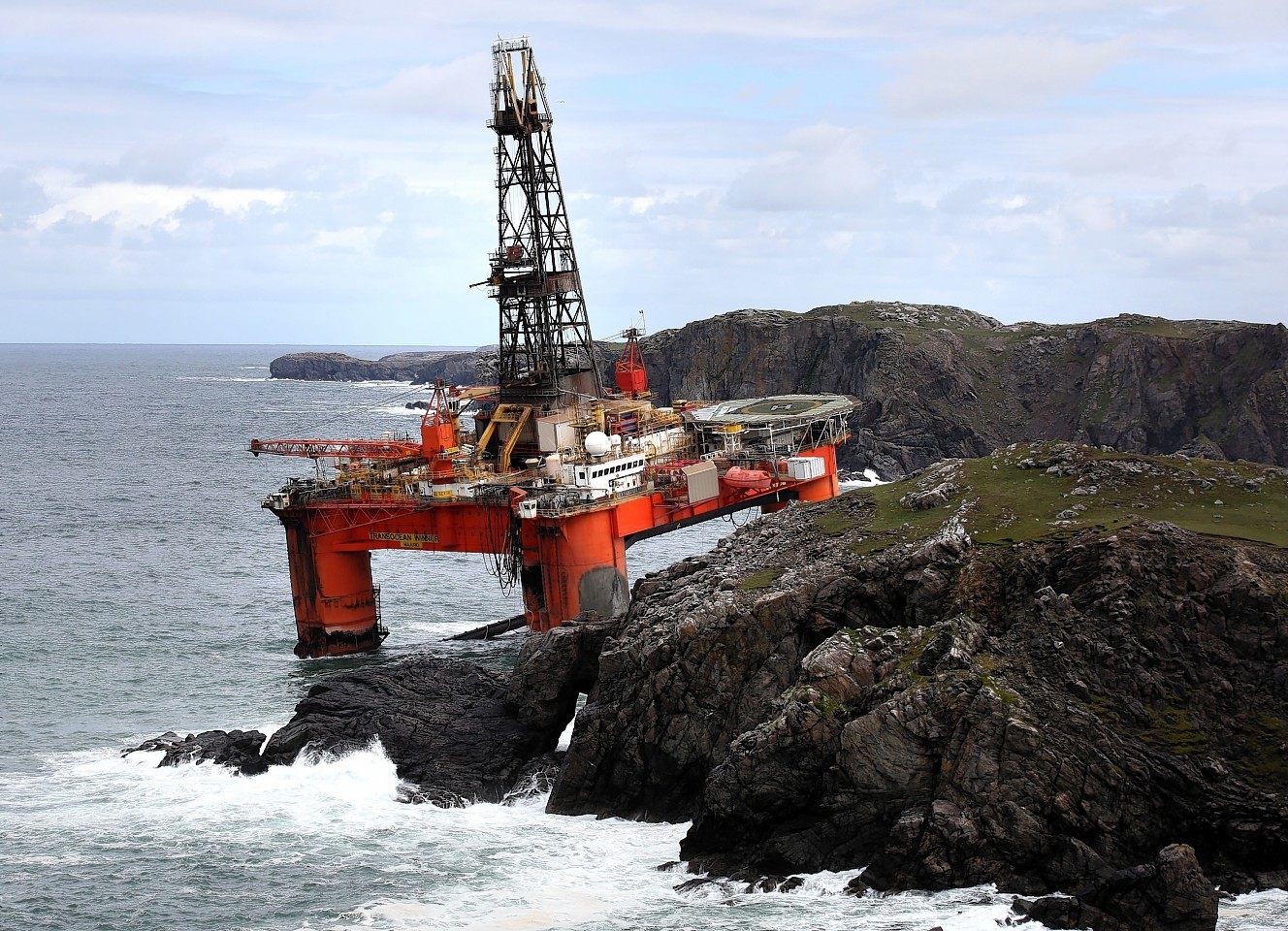 The Transocean Winner oil rig was on the rocks at Dalmore beach, near Carloway