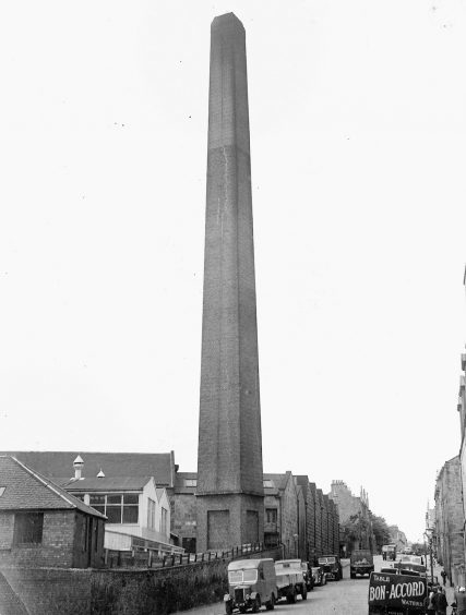 A picture from June 1952 of the Broadford Works chimney in Hutcheon Street, Aberdeen.