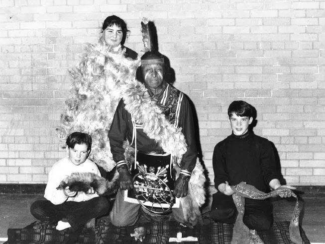 Red Thundercloud from South Carolina, USA, who belongs to the Catabwa tribe visited the school in November 1992