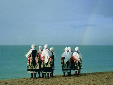 The making of Singing for the Sea on the coast of Sugar Sands, Northumberland, 1993. Photograph: Artangel