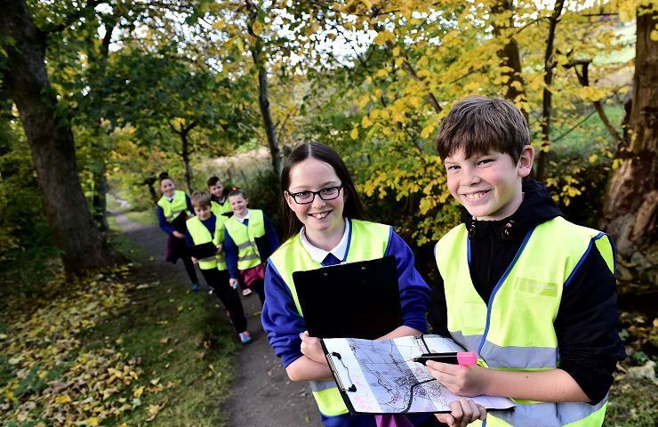 Pupils from the Lumphanan primary are out on popular walks around the village looking for areas affected by dog dirt.
