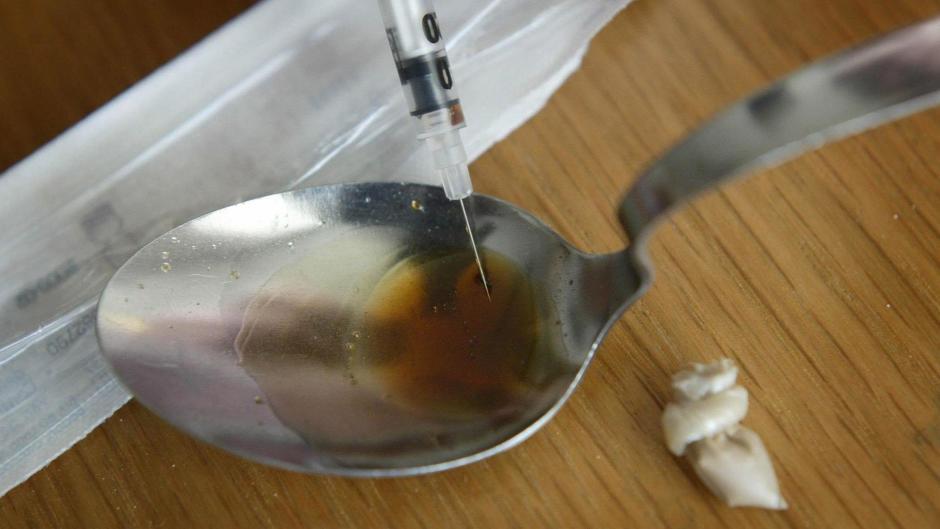 A double amputee heroin dealer has been sent to jail
