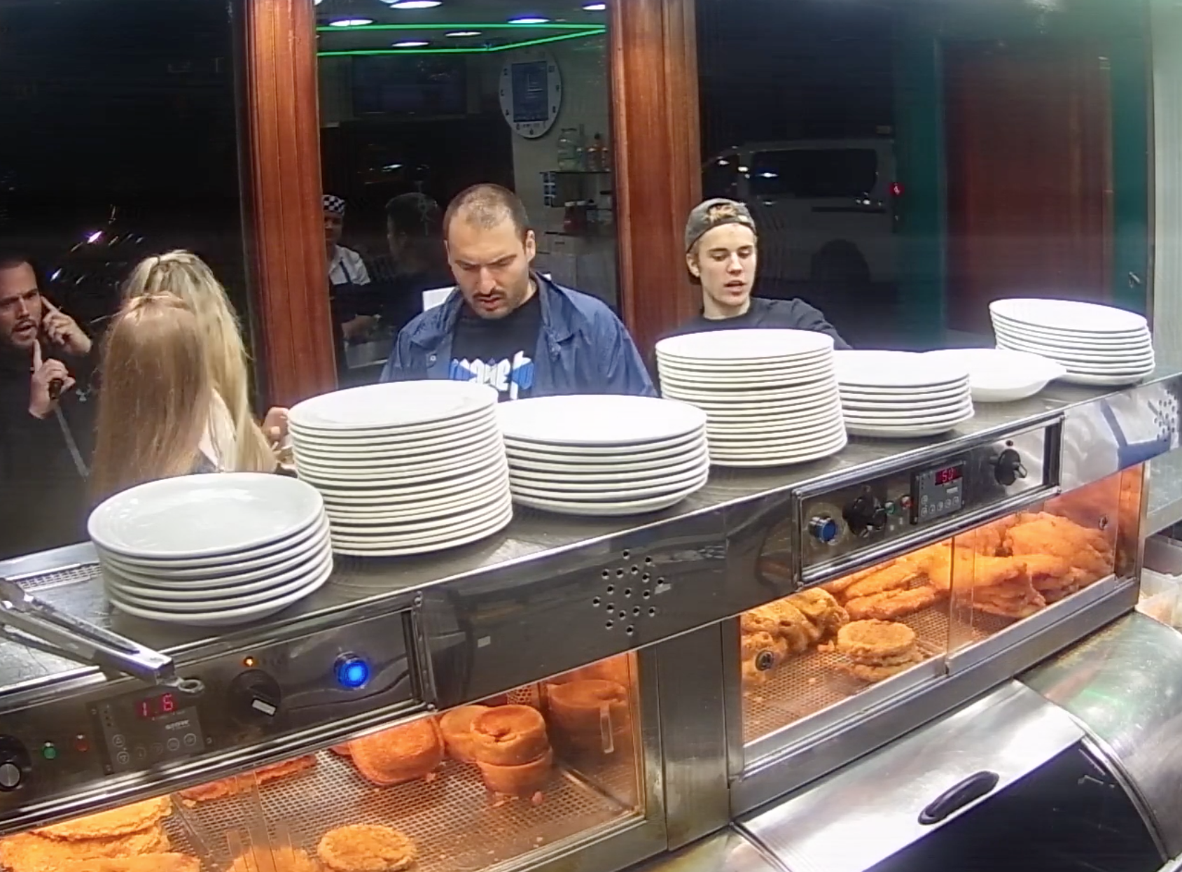 Justin Bieber buys a haggis supper