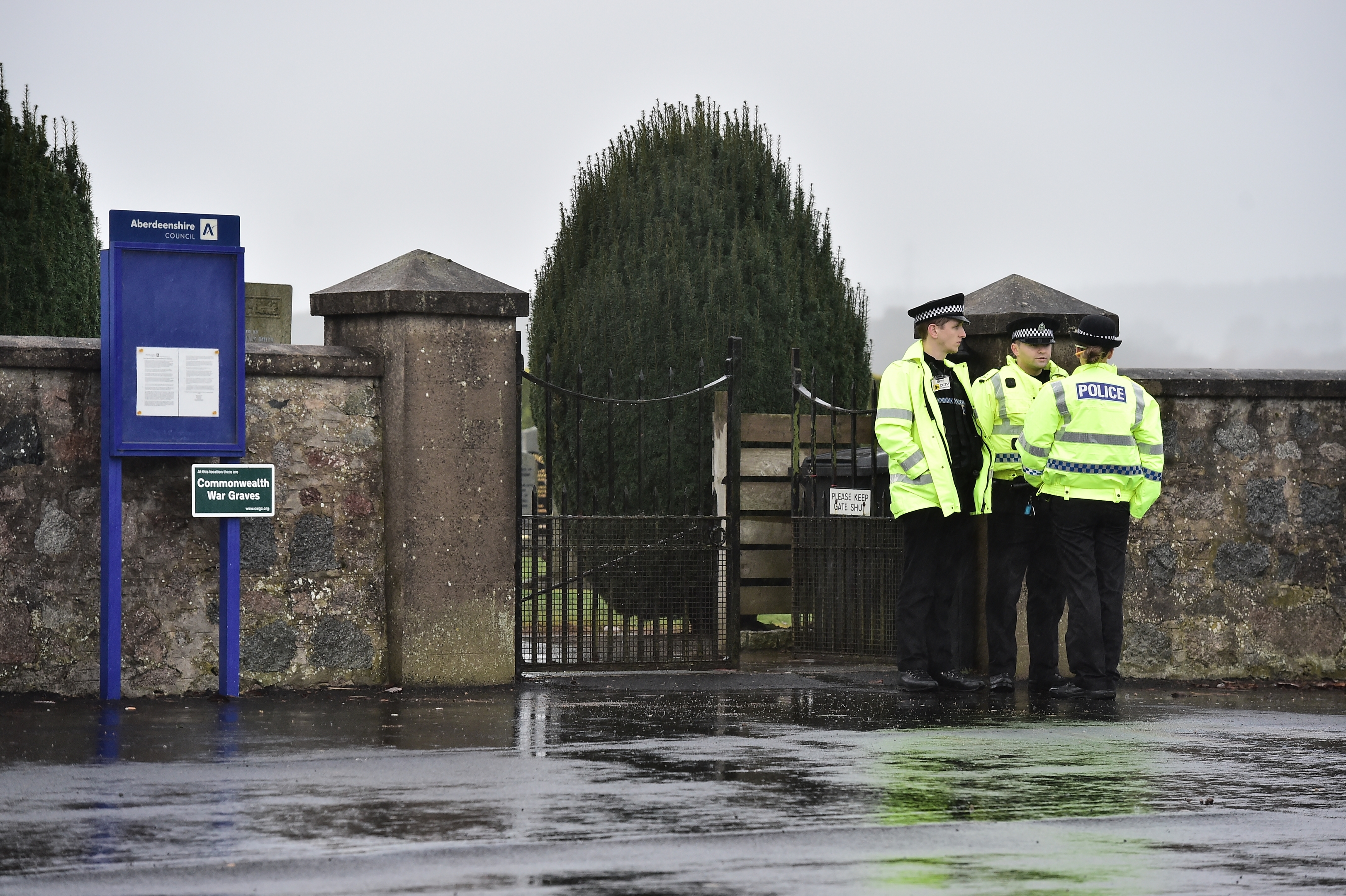 Police outside Kintore Cemetery. Pic: Kami Thomson.