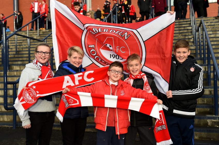 Betfred Cup final 2016 at Hampden Park.
Aberdeen v Celtic.

Picture of (L-R) Ashleigh Douglas, 13, Kyle Douglas, 12, Dylan Innes, 10, Ross Abernethy, 10, Kris Abernethy, 12.

Picture by KENNY ELRICK     27/011/2016