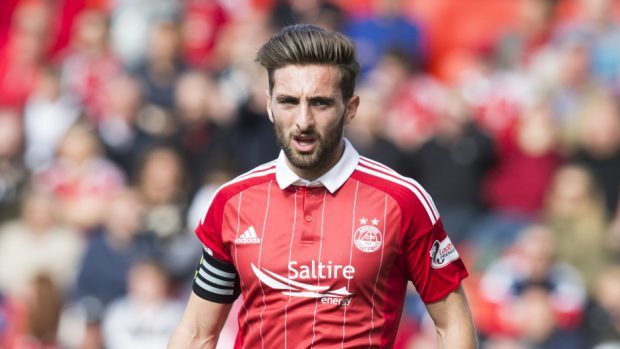 Graeme Shinnie has signed a new deal with the Dons