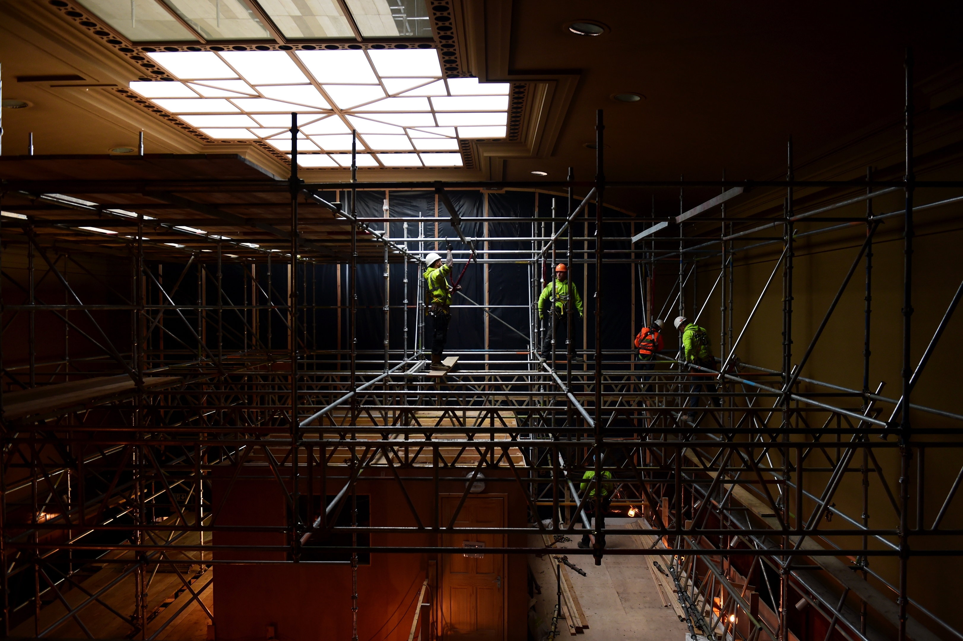 Aberdeen Art Gallery redevelopment.        Scaffolders working in the Cowdray Hall.     Picture by Kami Thomson    27-04-16