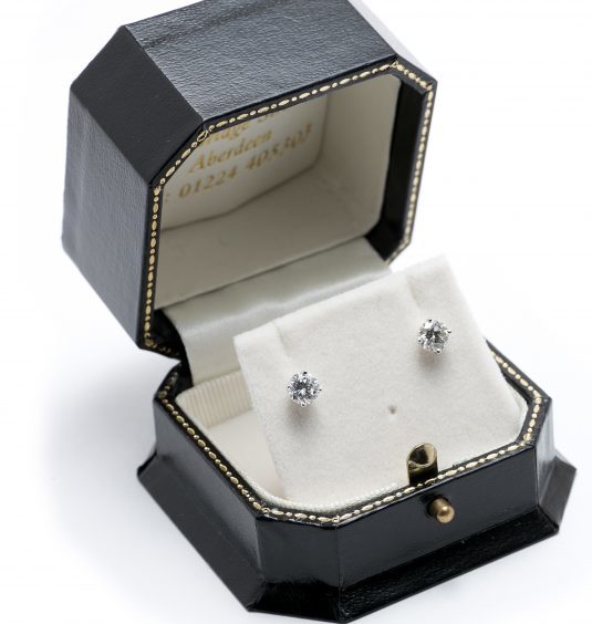 18ct gold round cut diamond stud earrings £3750