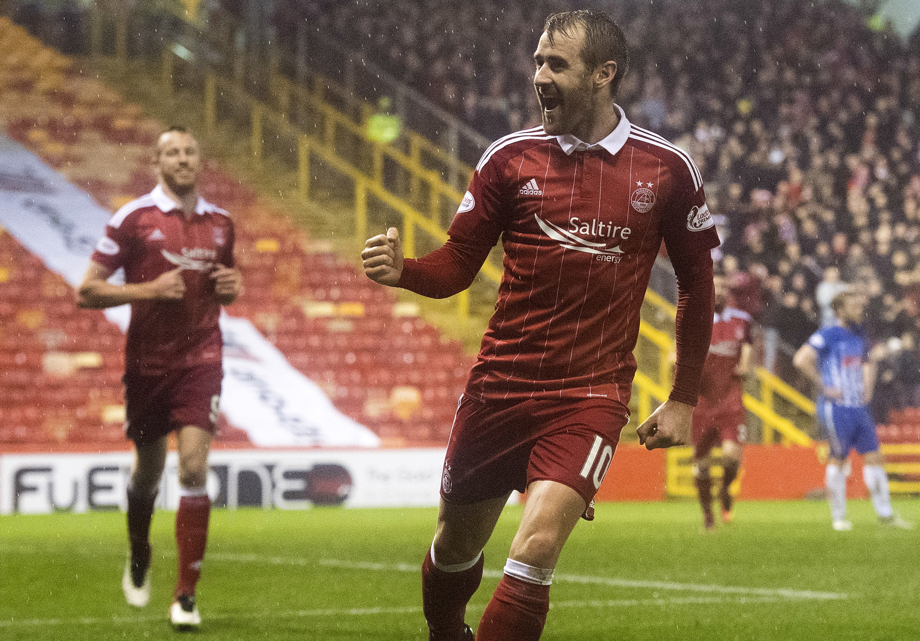 Aberdeen's Niall McGinn celebrates after scoring