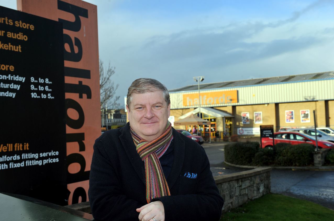 Moray MP Angus Robertson is appealing for other examples of firms charging excessive delivery fees for north of Scotland customers.