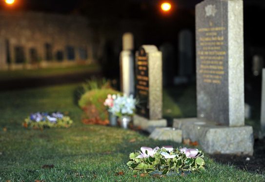 Loved ones are continuing to lay wreaths at New Elgin Cemetery despite the recent thefts.