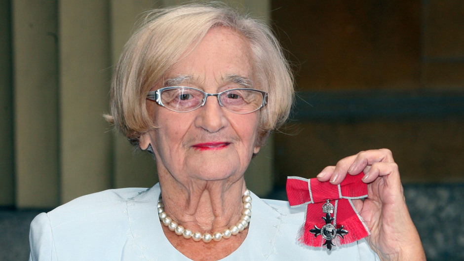 Liz Smith with her MBE for services to drama. 