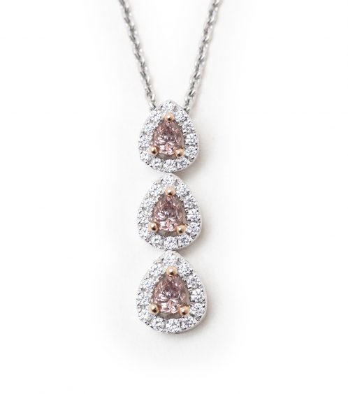 Platinum pendant featuring 3 pink diamonds £4750