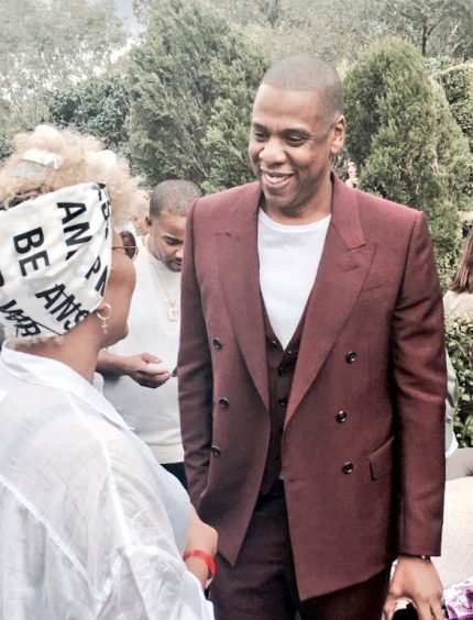 Emeli Sande delighted fans by sharing pictures of her with Jay-Z during a recent tour of LA
