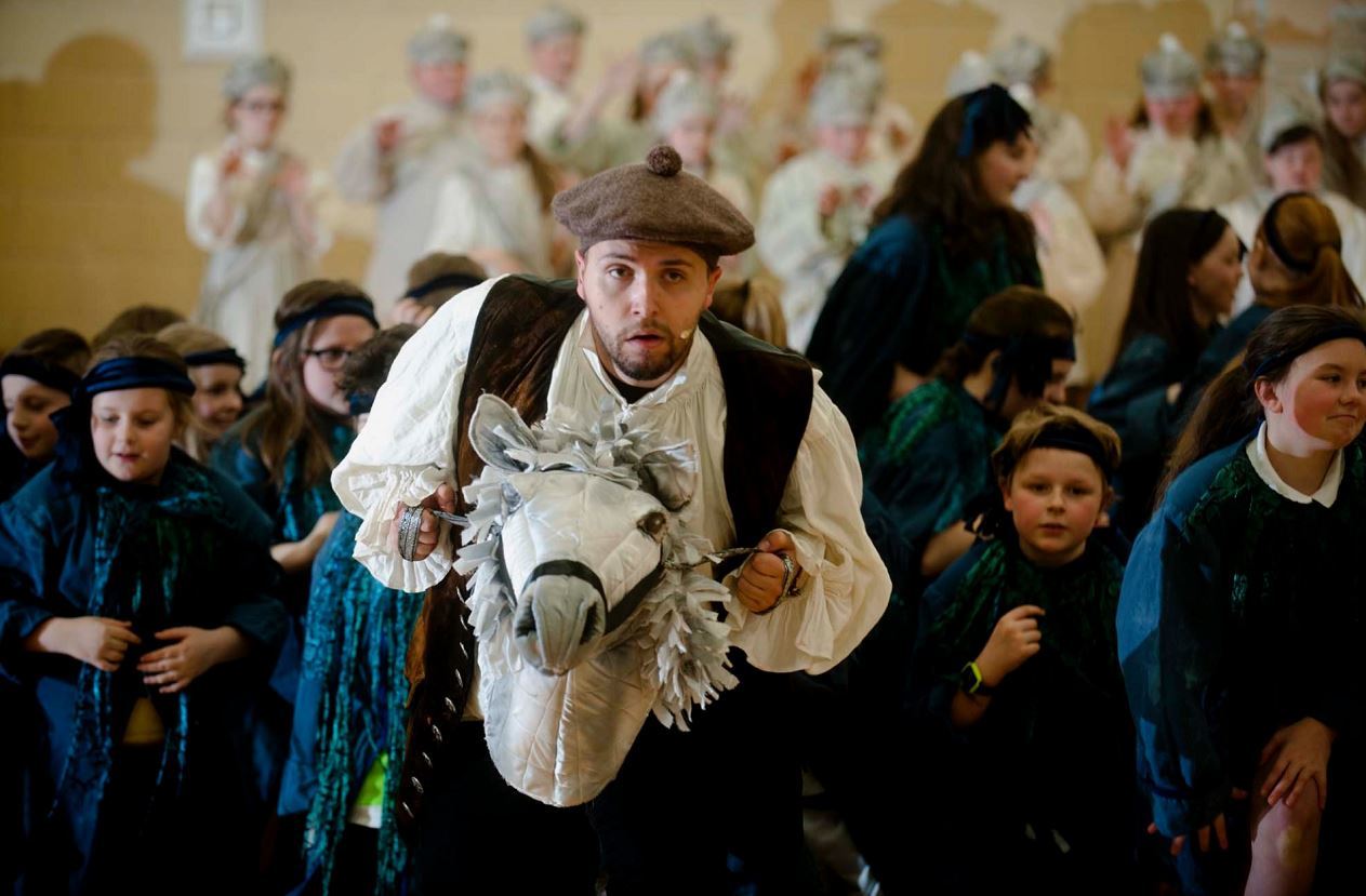 About 90 primary school pupils from Keith joined Scottish Opera to stage Tam o' Shanter.