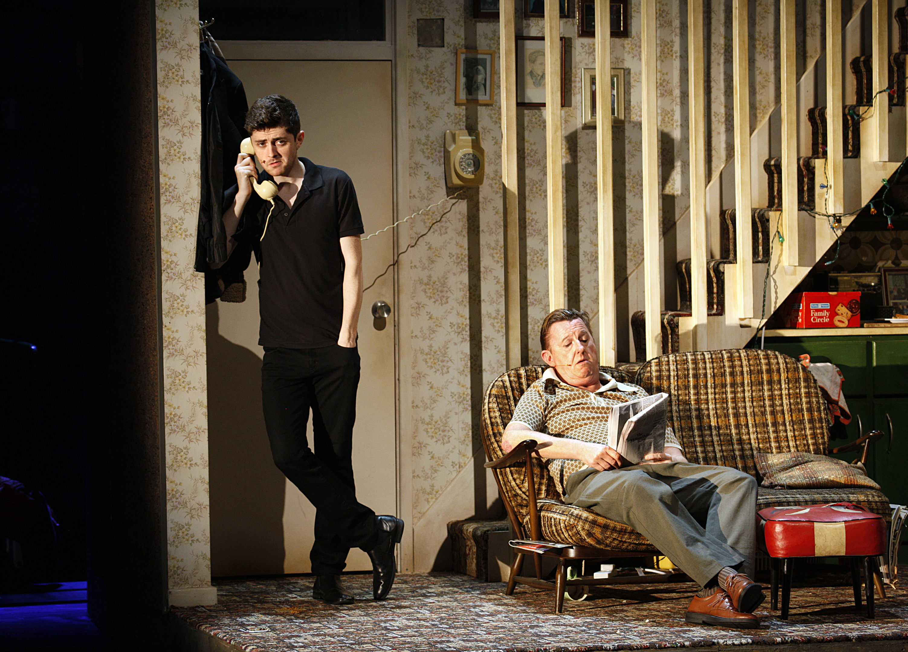 Jimmy (Andrew Linnie) and Jimmy's Da (Kevin Kennedy), photo credit Johan Persson