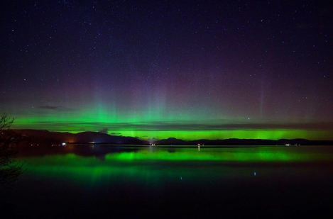 Picture by John Anderson of Northern Lights from Loch Lomond. 