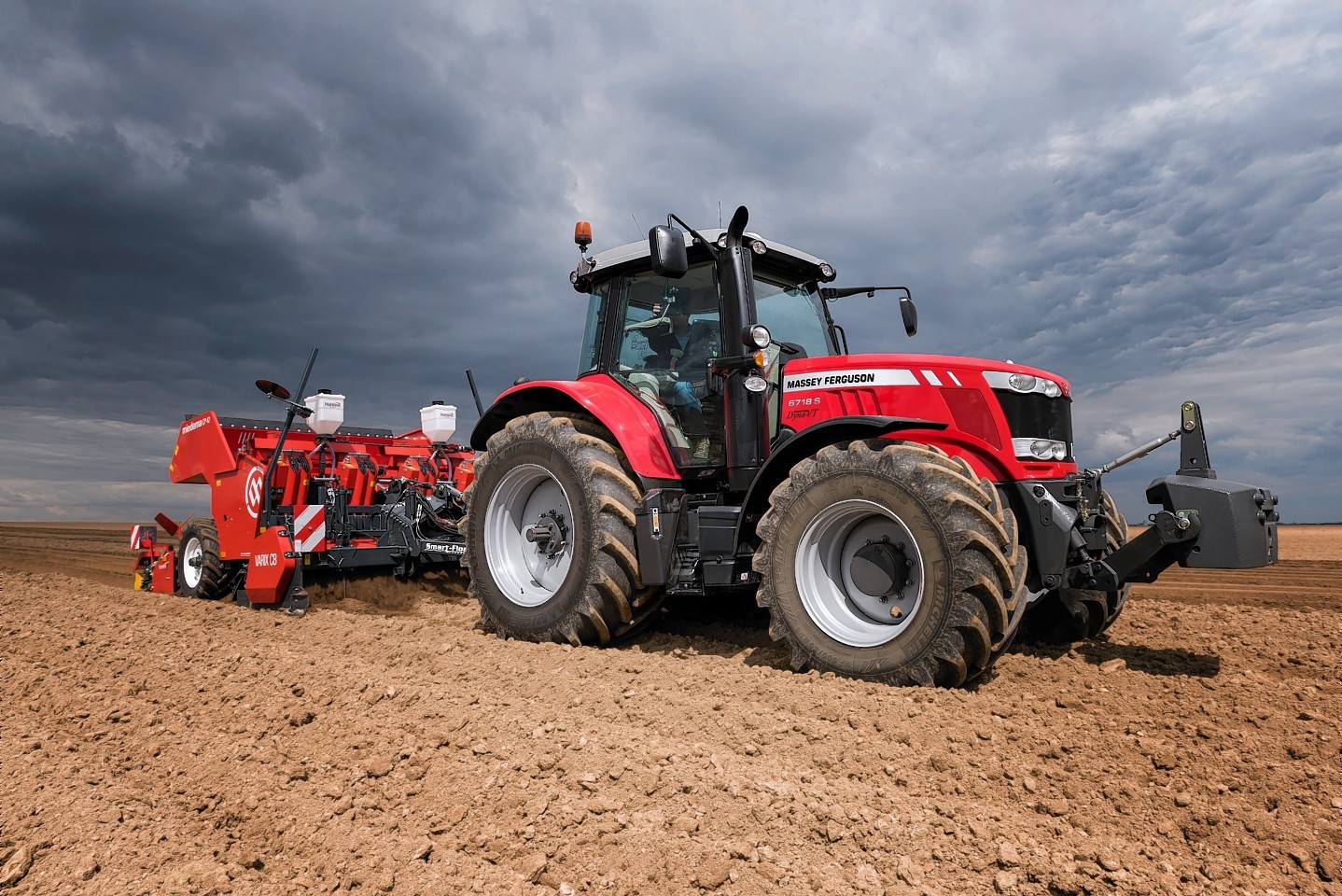 The MF 6718 S has an output of 200hp maximum and is the largest tractor in the range.
