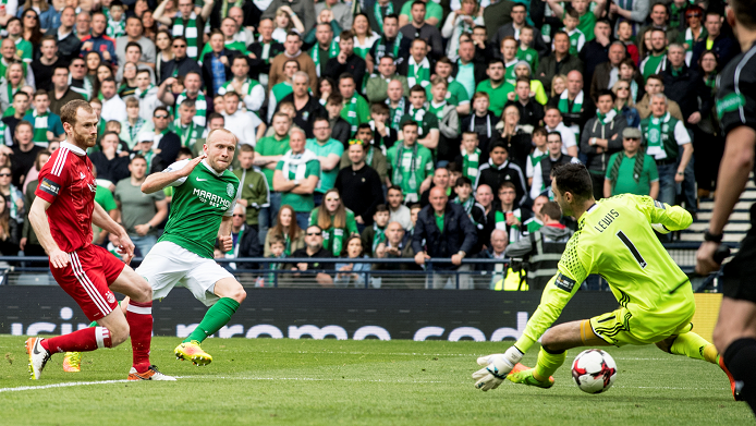 Hibernian's Dylan McGeouch eqaulises