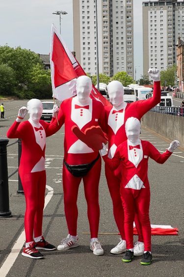 An incognito family of Aberdeen fans