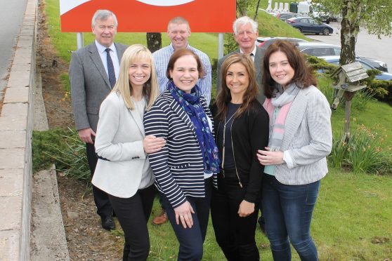 Back (left to right): Graham Baxter, Managing Director, Harbro; Steven Dalgarno, Taylor Made Ball; Peter Kenyon, Chairman, Harbro
Front: Joyce Dalgarno, Laura Philip, Carol Thomson, Susan Cantlay, Taylor Made Ball